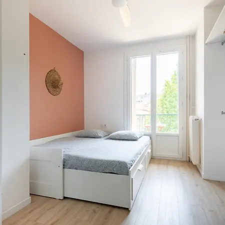 Apartment 6 Personnes